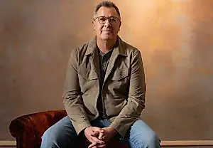 Vince Gill y sus 50 años en la música