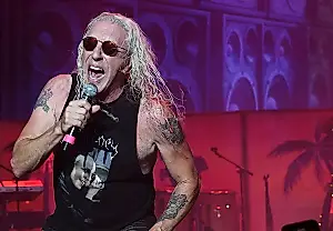 El riff de despedida de Twisted Sister