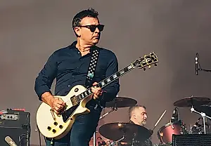 Los Manics y Robert Smith