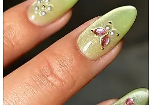 Uñas primaverales sin aburrimiento