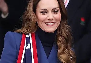 La princesa Kate juró el cargo con un abrigo de McQueen