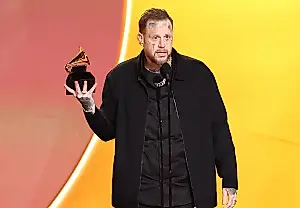 Pelea en los Grammy: Benét contra Jelly Roll