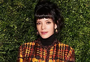 Lily Allen y un descendiente de Freud