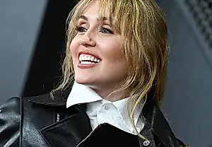 Miley Cyrus vuelve a ponerse en la piel de Hannah Montana