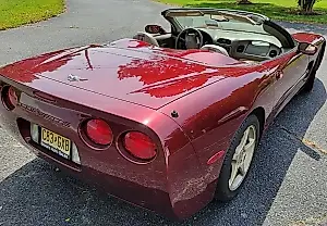 Corvette de aniversario: el legendario descapotable sale a subasta
