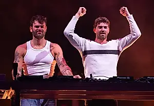 EsDeeKid arremete contra The Chainsmokers por vulnerar los derechos de autor