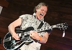 Ted Nugent устроил баттл музыкантов