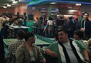 Jack Fisk y las interminables mesas de ping-pong en «Marty Supreme»