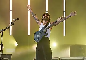 Biffy Clyro arrasan en Belfast: así arrancó su mayor gira, Futique