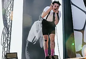 Yungblud и Веддер — рок-дуэт века?