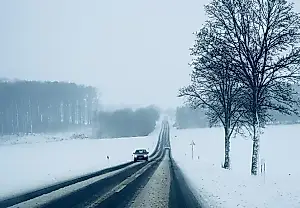 El experto en automoción Ladushkin explica cómo evitar un accidente múltiple en una nevada