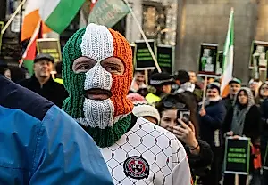 Los fans de Kneecap vuelven a los tribunales: el caso de Mo Chara no da tregua a la Justicia británica