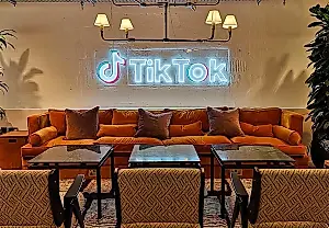 TikTok contra los moderadores despedidos: el escándalo sindical