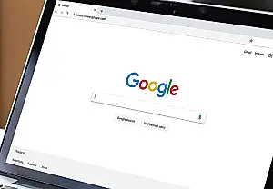 ИИ вместо поисковика: умнее не станешь?