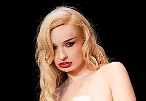 Kim Petras pide públicamente rescindir su contrato discográfico por falta de apoyo
