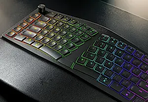 El primer teclado split de Razer