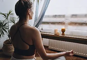 Meditación y ojos veloces