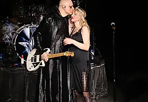 Billy Corgan y Courtney Love vuelven a reunirse en una conversación polémica