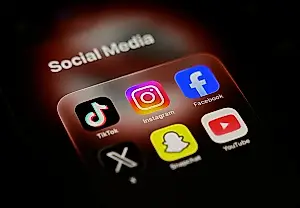 Grecia prohíbe las redes sociales a los menores de 15 años
