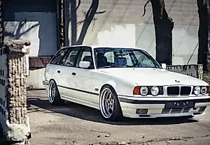 Очарование редкости: BMW 540i Touring 1994 года
