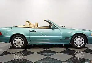 Редкий Mercedes SL320 из 90-х