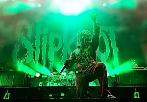 Cuando Slipknot mira por la ventana