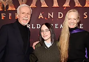 Billie Eilish y cachorros en un concierto en 3D