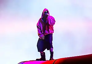 Минимализм на Coachella: спор о Джастине Бибере