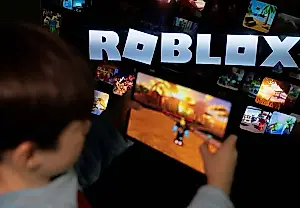 Roblox y los rastrillos de neón