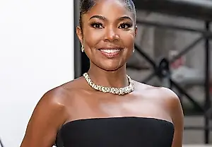 La manicura color miel de Gabrielle Union
