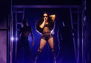 Demi Lovato endurece su álbum