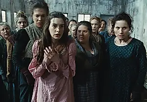 Hathaway en el infierno: el terror «tradwife» divide internet