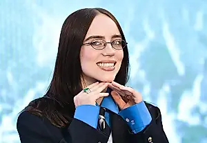 Billie Eilish habla del envejecimiento y la cirugía estética