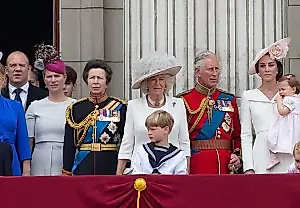 Este miembro de la familia real es tan corriente que todos olvidan su título