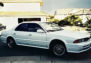 Mitsubishi Diamante de 1992: nostalgia tecnológica