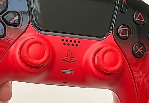 PlayStation lanza llamativos mandos DualSense con estética hyperpop