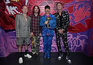 Red Hot Chili Peppers venden su catálogo de grabaciones a Warner por 300 millones de dólares