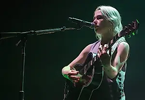 Phoebe Bridgers vuelve: nuevas canciones, lágrimas y ovnis en Nuevo México