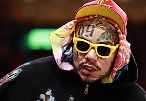 6ix9ine sorprende al anunciar que su novia abortará si espera una niña