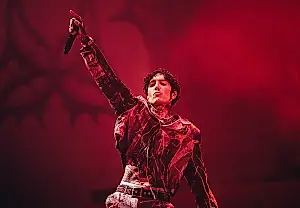 Oli Sykes explica por qué Bring Me The Horizon invita a los fans al escenario