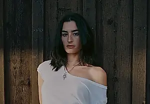 Stella Lefty: «No quiero encasillarme» — la estrella emergente de los géneros y TikTok