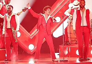 Bruno Mars y su idilio con las listas