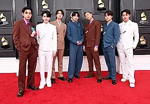 BTS vuelven con mar y sintetizadores