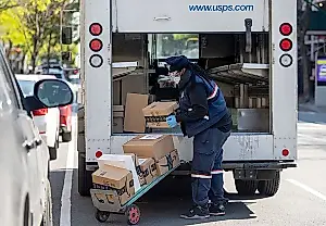 Amazon режет USPS
