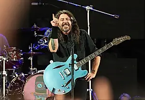 Foo Fighters en una iglesia irlandesa