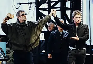 Los hermanos Gallagher vuelven a coincidir en las gradas