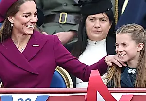 Модный дуплет: Принцесса Шарлотта и принцесса Кейт на торжественном мероприятии