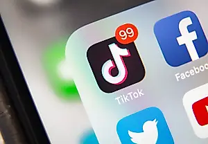 Трамп снова подумает о запрете TikTok — шоу продолжается!