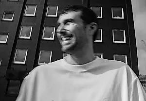 Fred Again.. impartirá talleres gratuitos para músicos trans+ en Londres
