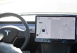 Un Tesla en piloto automático se estrelló contra una casa en Texas y mató a una persona